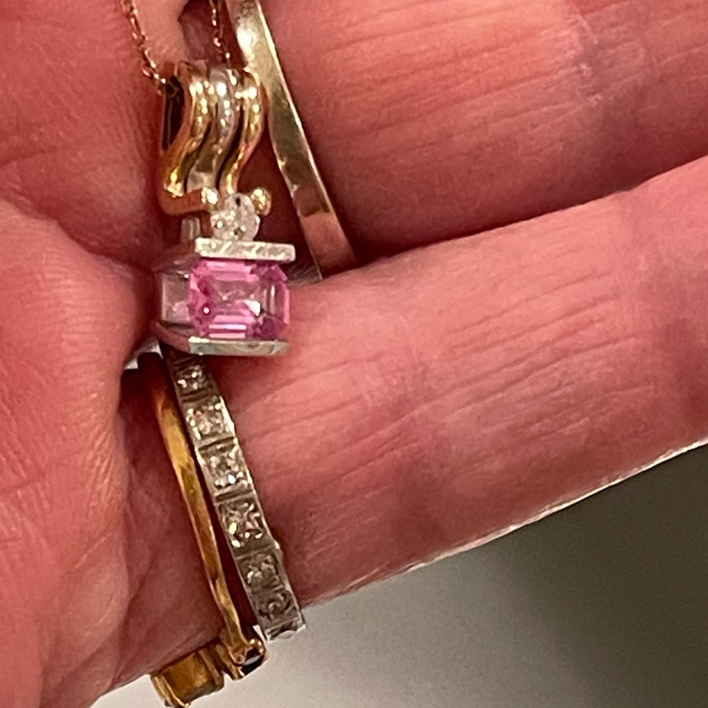 Pink sapphire, two tone, 14 karat gold modernist, diamond pendant - Picture 4 of 15